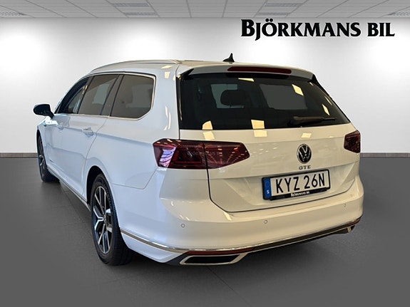 Volkswagen Passat 6 of 14
