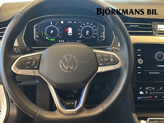 Volkswagen Passat 10 of 14