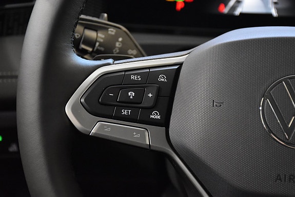 Volkswagen Tiguan 10 of 14