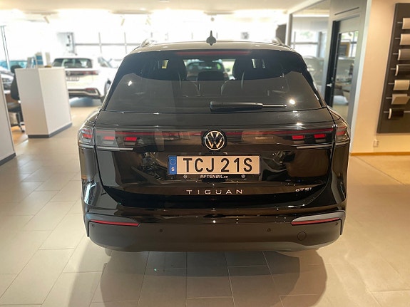 Volkswagen Tiguan 5 of 5