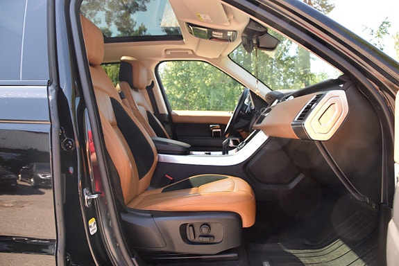 Land Rover Range Rover Sport 10 of 23