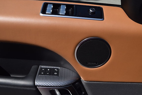 Land Rover Range Rover Sport 17 of 23