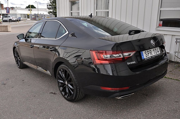 Skoda Superb 4 of 5