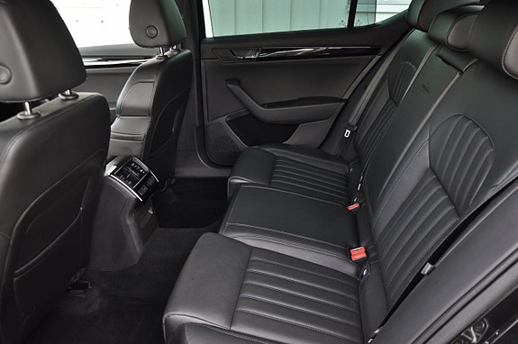 Skoda Superb 15 of 19