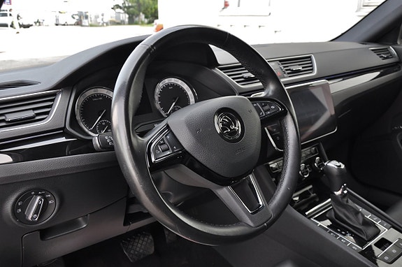 Skoda Superb 8 of 19