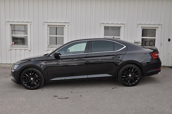 Skoda Superb 3 of 5