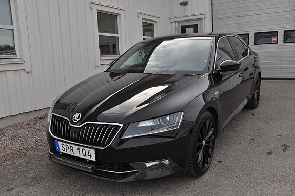Skoda Superb 2 of 5