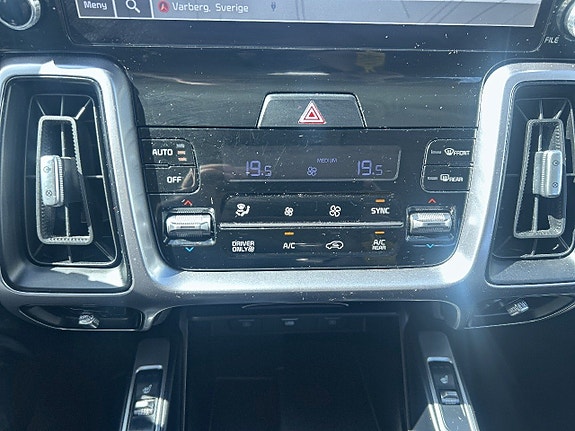 Kia Sorento 13 of 24