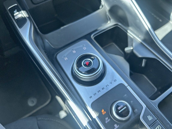 Kia Sorento 12 of 24