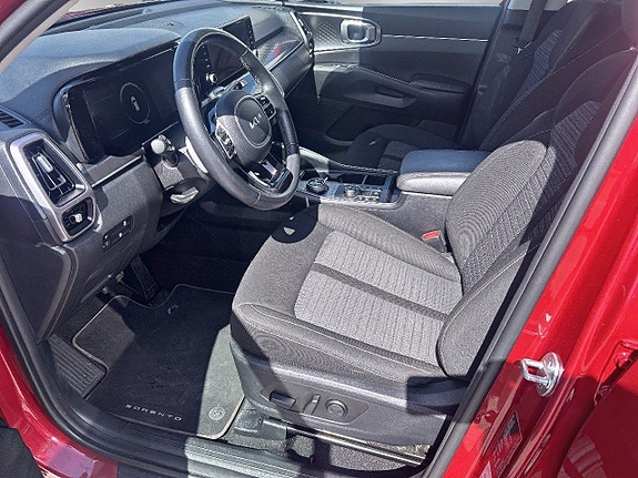 Kia Sorento 8 of 24