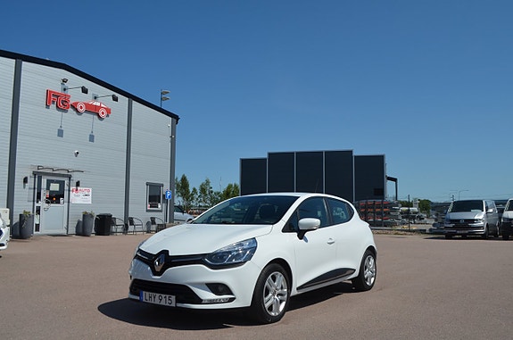 Renault Clio 2 of 5
