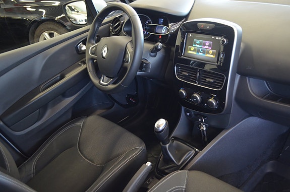 Renault Clio 10 of 15