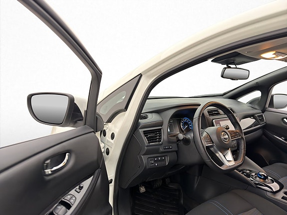 Nissan Leaf 11 of 30