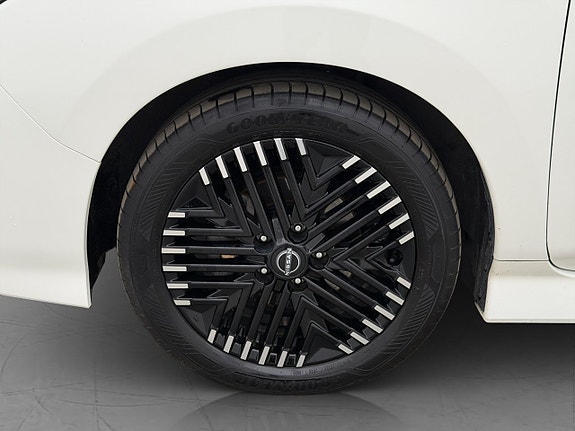 Nissan Leaf 29 of 30