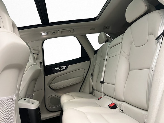 Volvo XC60 30 of 30