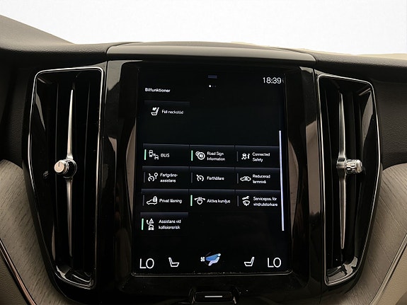 Volvo XC60 25 of 30