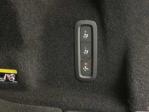 Volvo XC60 10 of 30