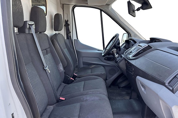 Ford Transit 8 of 12