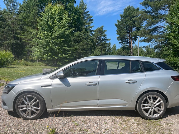 Renault Megane IV 4 of 5