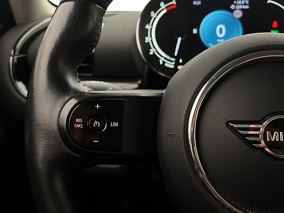 MINI Cooper S 18 of 30