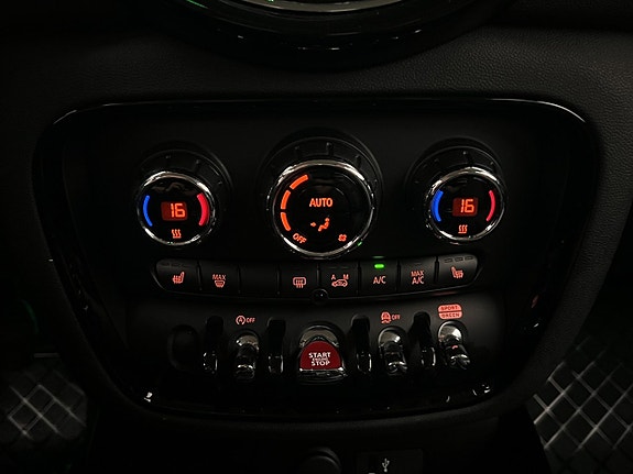 MINI Cooper S 24 of 30