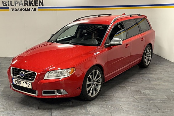 Volvo V70 3 of 5