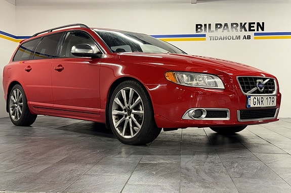 Volvo V70 4 of 5