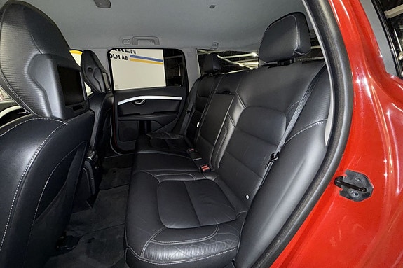 Volvo V70 15 of 24
