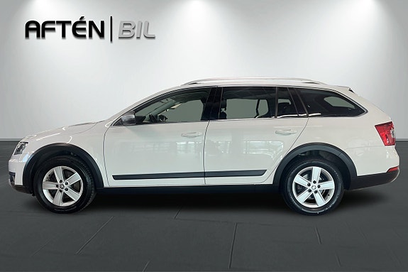 Skoda Octavia Scout 6 of 30