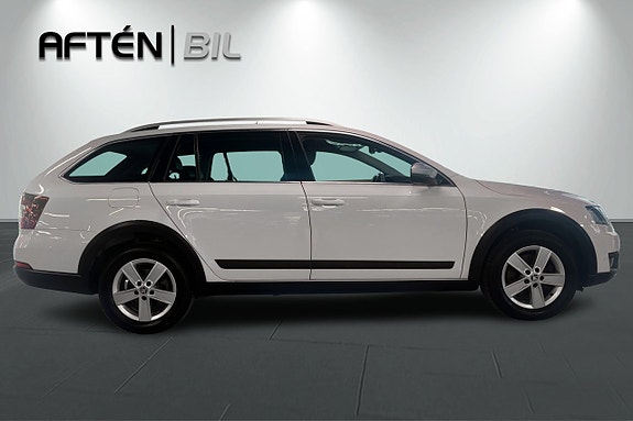 Skoda Octavia Scout 7 of 30