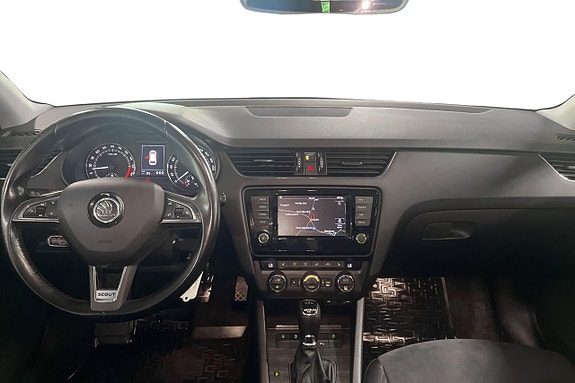 Skoda Octavia Scout 11 of 30