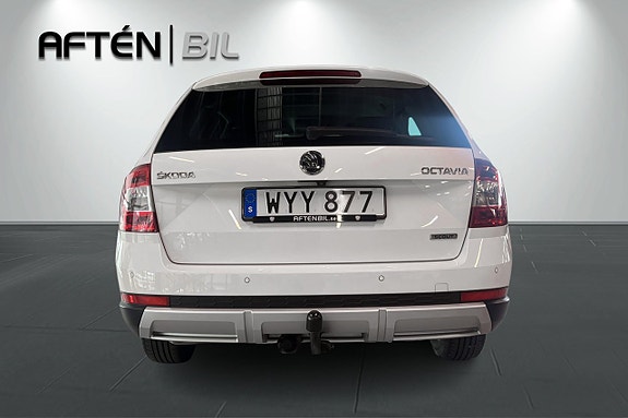 Skoda Octavia Scout 9 of 30
