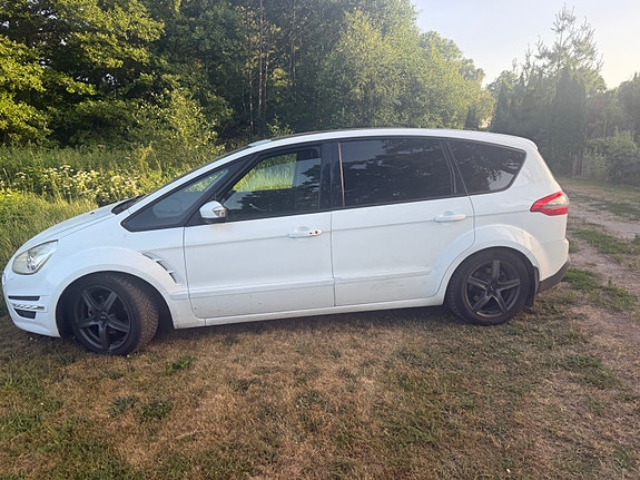 Ford S-MAX 4 of 5