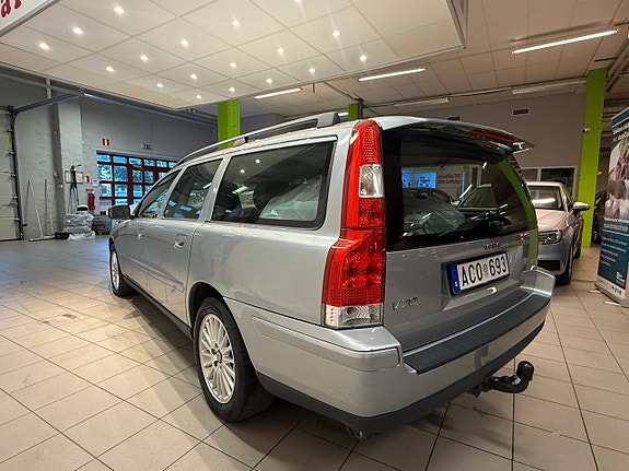 Volvo V70 6 of 12