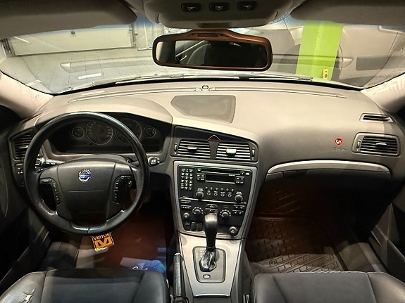 Volvo V70 12 of 12