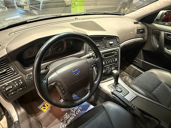 Volvo V70 9 of 12