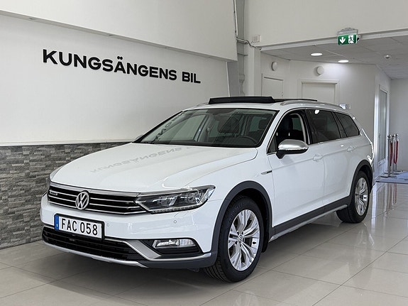 Volkswagen Passat Alltrack 3 of 5