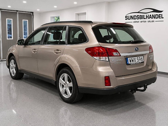 Subaru Outback 3 of 5