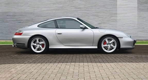 Porsche 911 Carrera 4S 4 of 5