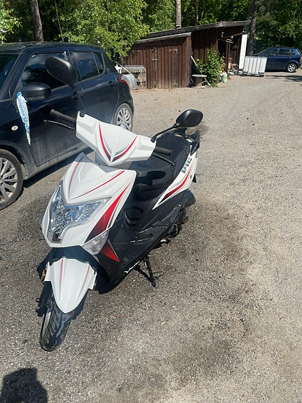Vespa Vento speed RS 3 of 5
