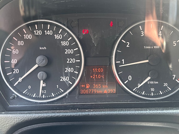 BMW 318i 7 of 9