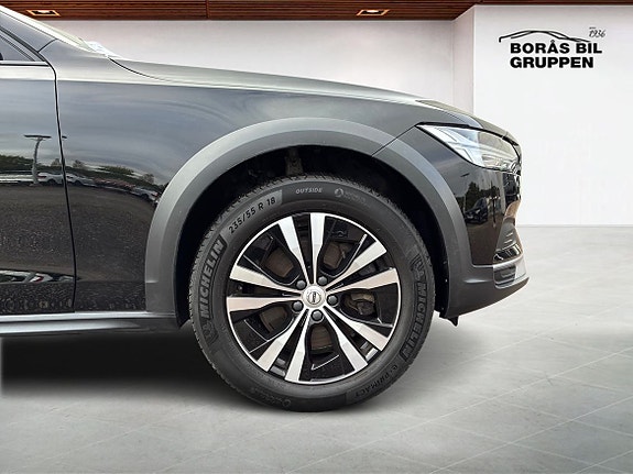 Volvo V90 Cross Country 9 of 14