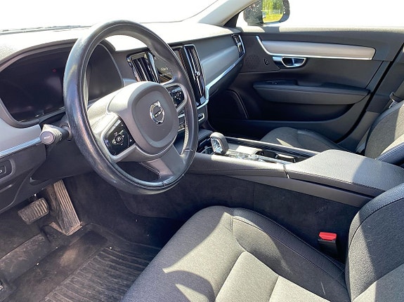 Volvo V90 Cross Country 3 of 4