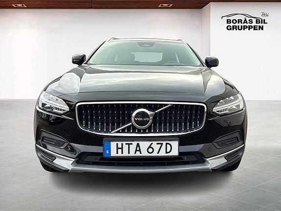 Volvo V90 Cross Country 8 of 14