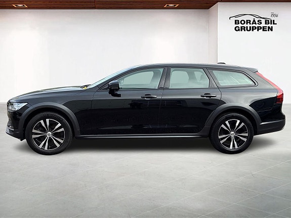 Volvo V90 Cross Country 3 of 14
