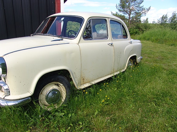 Morris Oxford 2 of 5