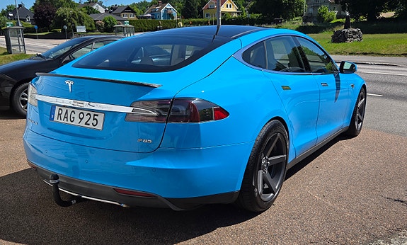 Tesla Model S 5 of 5