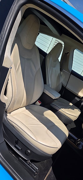 Tesla Model S 9 of 10