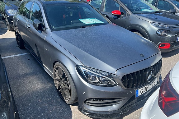 Mercedes-Benz C43 3 of 5