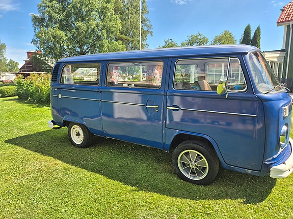 Volkswagen T2 3 of 5